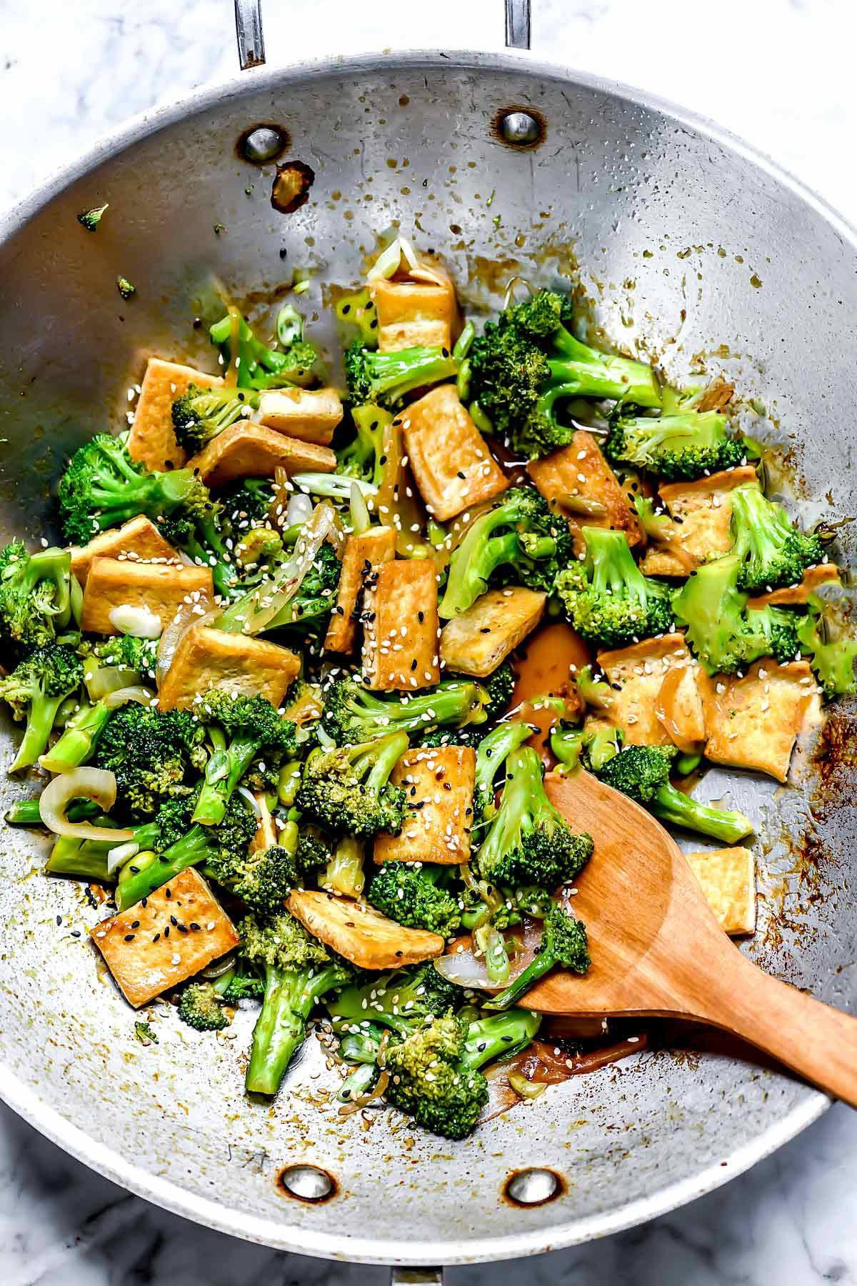 Tofu {or chicken} and Broccoli Stir Fry with Peanut Sauce