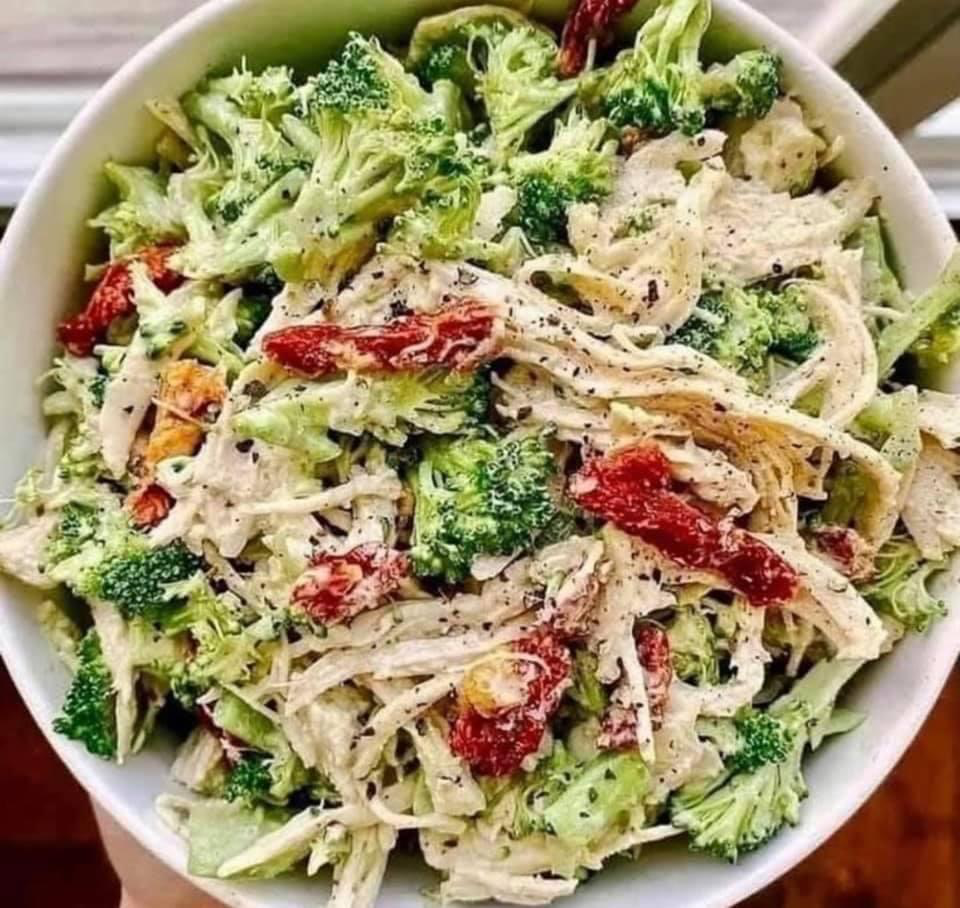 Broccoli, Sun-dried Tomato & Chicken Caesar Salad⁣