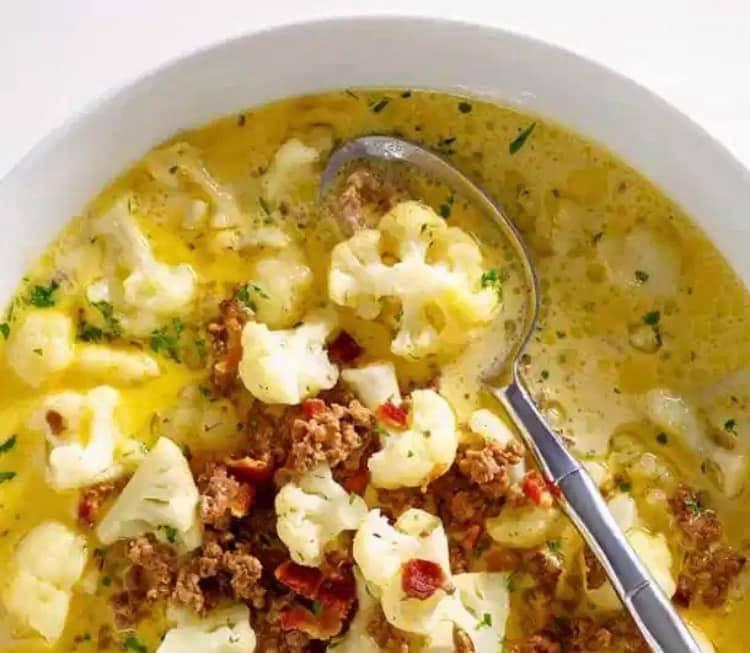 Bacon Cheeseburger Soup With Cauliflower